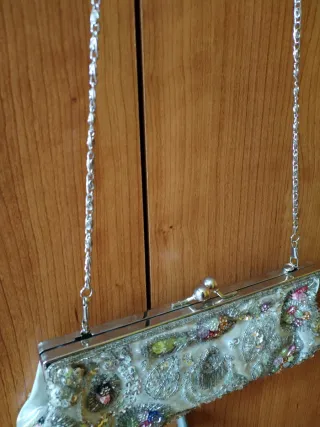 Bolso de fiesta plateado y multicolor