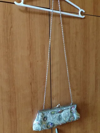 Bolso de fiesta plateado y multicolor