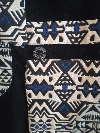 Gonna Desigual nera con motivi geometrici