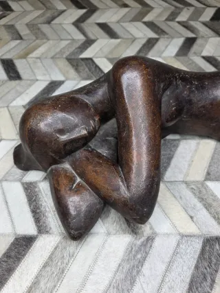 Escultura antigua terracota mujer desnuda