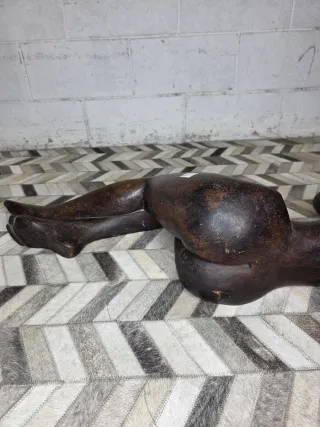 Escultura antigua terracota mujer desnuda