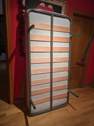 Cama con somier y colchón