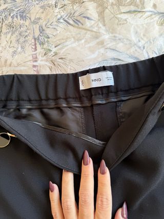 Pantalón vestir negro mango