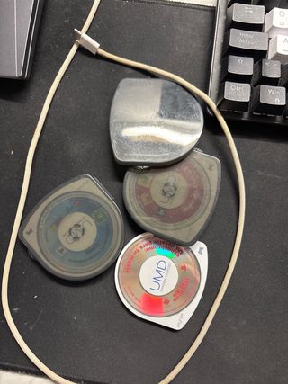 PSP Nera + Caricatore + 4 Giochi LEGGI BENE