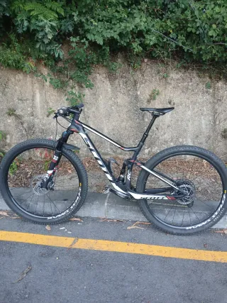 SCOTT SPARK RC 900 PRO