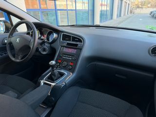 Peugeot 5008 Allure 1.6 THP 156