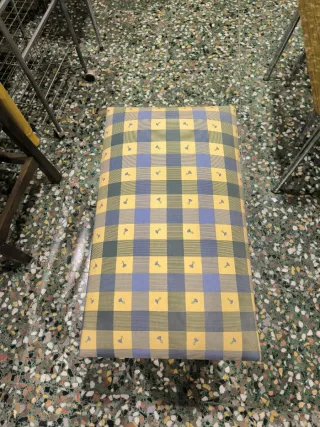 Banqueta tapizada cuadros