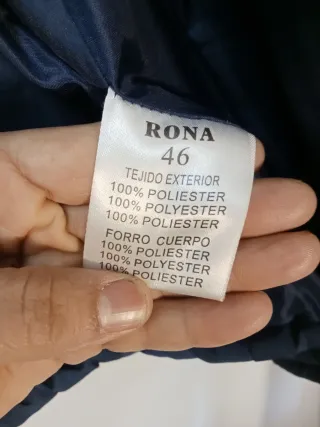 Chaqueta azul con capucha y pelo