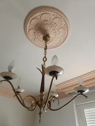 Lámpara de techo vintage dorada y blanca