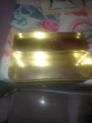 Antigua lata Alfa máquina de coser