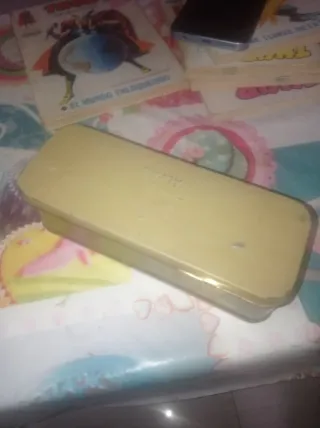 Antigua lata Alfa máquina de coser