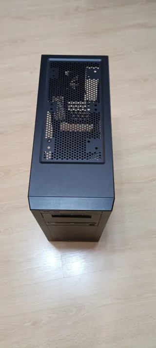 Torre Corsair Carbide 200R USB 3.0 Negra