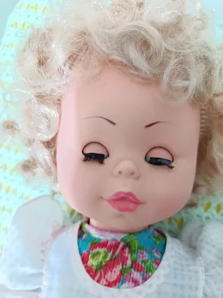 Bambola Gipsy vintage con vestito a fiori