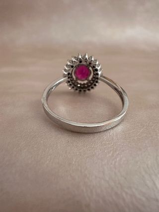 Anillo Oro Blanco 18k con Rubi y circonitas