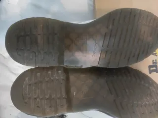 Botines Dr. Martens Crema Talla 43