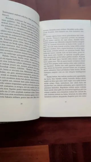 Urrezko Triangelua - Jon Arretxe (Elkar) Euskera