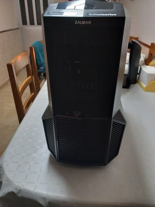 Ordenador de mesa + Pantalla