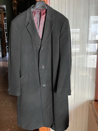 Abrigo negro caballero marca Caramelo talla 50