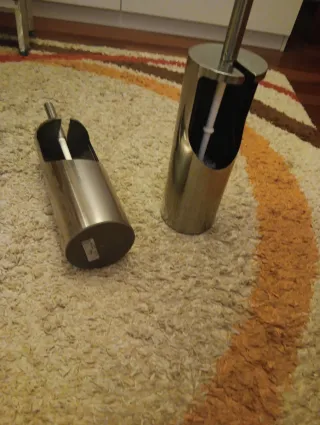 2 Escobilleros Metal y Plástico