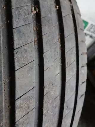 NEUMATICOS 235/60R17 102V
