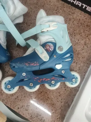 Patinetes Frozen Niña 30-33, incluye casco y prote