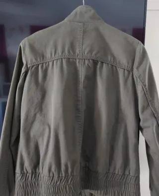 Chaqueta verde militar