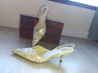 Zapatos tacón novia Talla 37. Piel bordados.