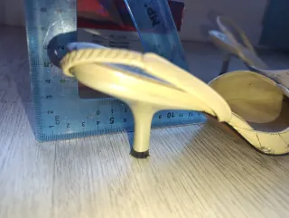 Zapatos tacón novia Talla 37. Piel bordados.