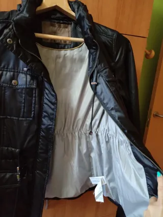 Chaqueta negra con cinturón