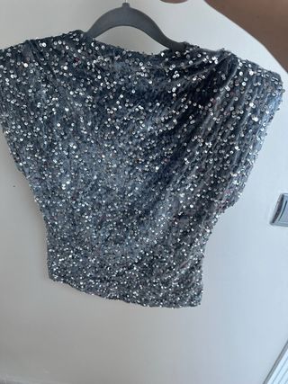 Suéter de lentejuelas plateadas , a estrenar !!