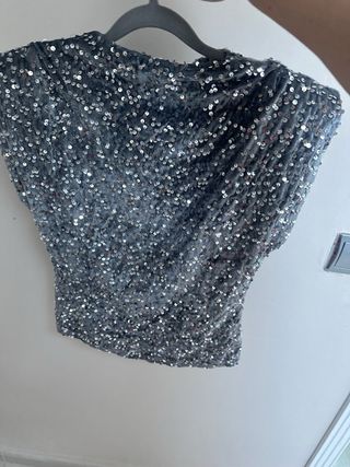 Suéter de lentejuelas plateadas , a estrenar !!