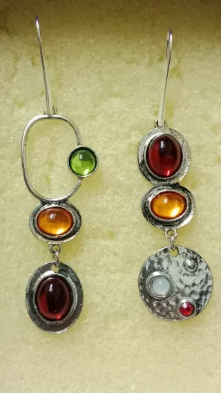 Pendientes asimétricos plata y piedras