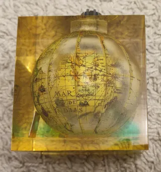 Globo terráqueo en metacrilato