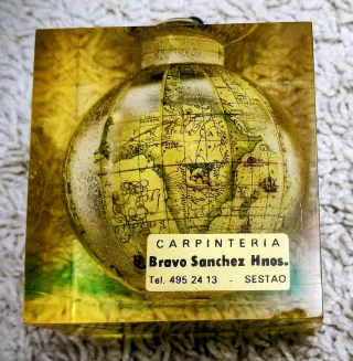 Globo terráqueo en metacrilato