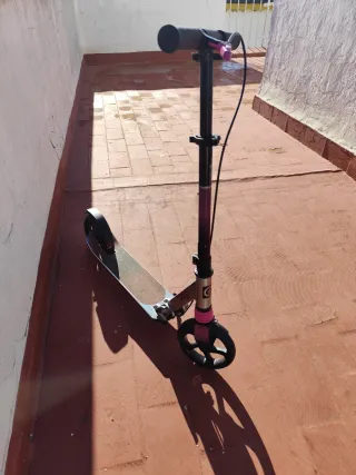 Patinete aluminio rosa y negro