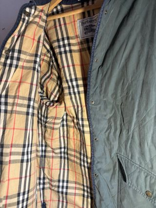 Abrigo Burberrys verde acolchado