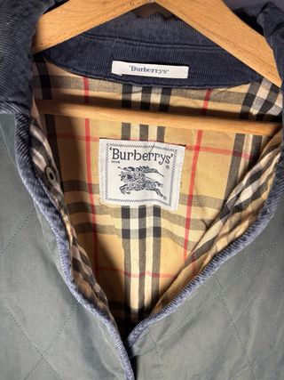 Abrigo Burberrys verde acolchado