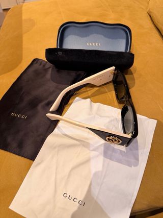 Gafas de Sol Gucci Negras y blanco crudo