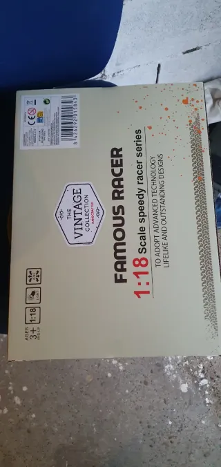 Coche de juguete Famous Racer 1:18 con mando