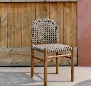 Sedia Tavira Kave Home legno rattan