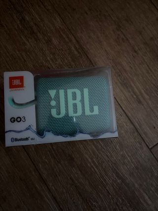 Altavoz JBL azul marino