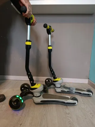 2 Patinetes 3 Ruedas con Luces LED