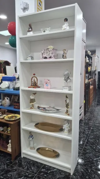 Estantería blanca