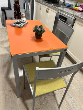 Mesa y 3 Sillas Cancio Naranja
