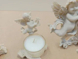 Set 4 Angioletti Portacandele e Cornice