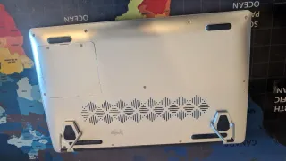 Ordenador portátil Plata y Negro.