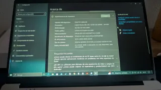 Ordenador portátil Plata y Negro.