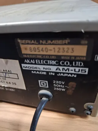 Amplificador Akai Stereo Integrado Plata