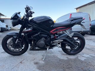 Triumph Street Triple 765 R