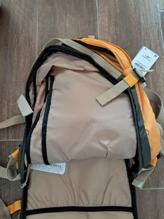 Mochila Zara verde y amarilla nueva